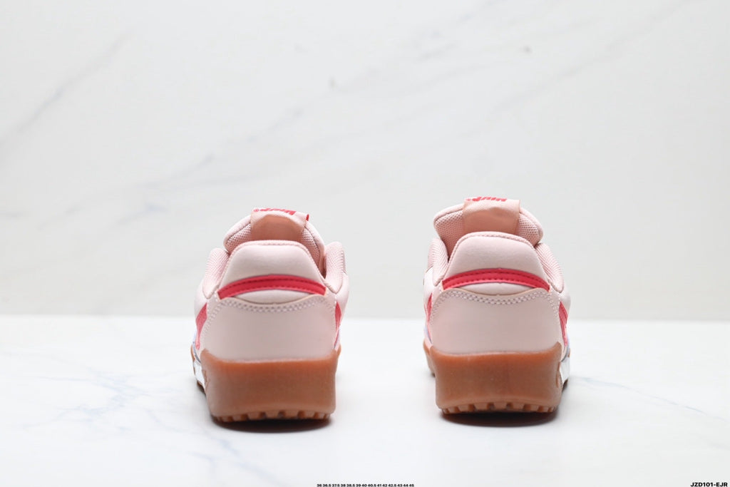 Nike Terra Manta Sneakers in Light Pink and Red
