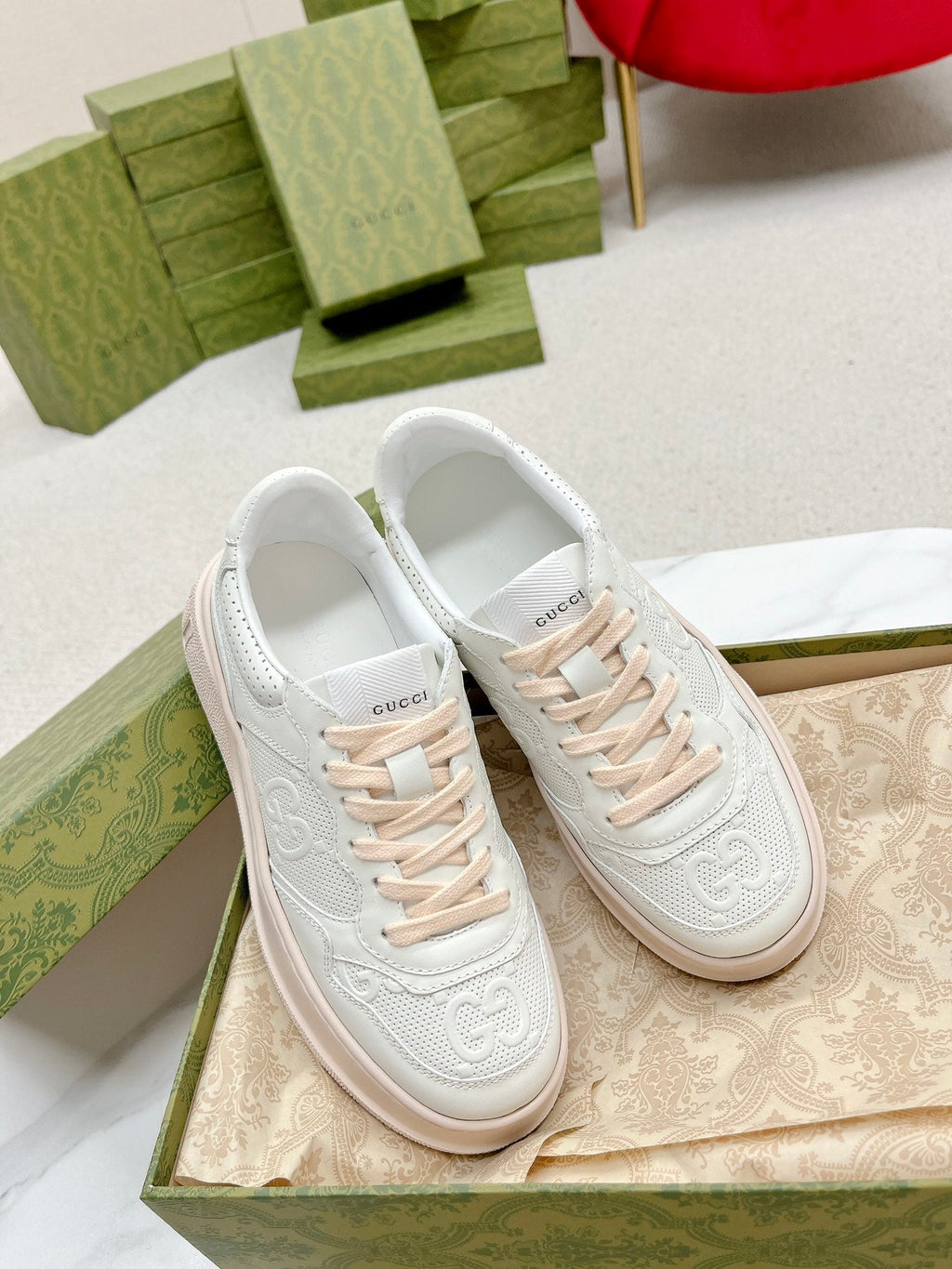 GUCCI EMBOSSED TRAINER WHITE AND PASTEL PINK CALFSKIN