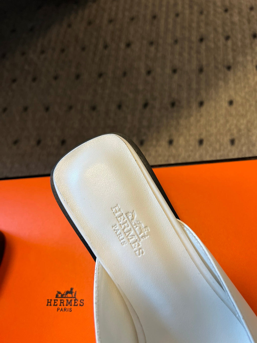 HERMES ILOT 55 MM SANDAL IN WHITE CALFSKIN