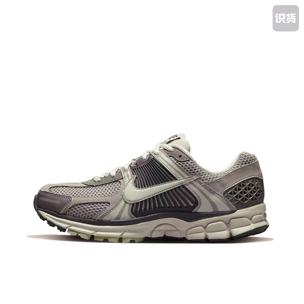 Nike Vomero 5 Sneakers in Green, Gray and Black