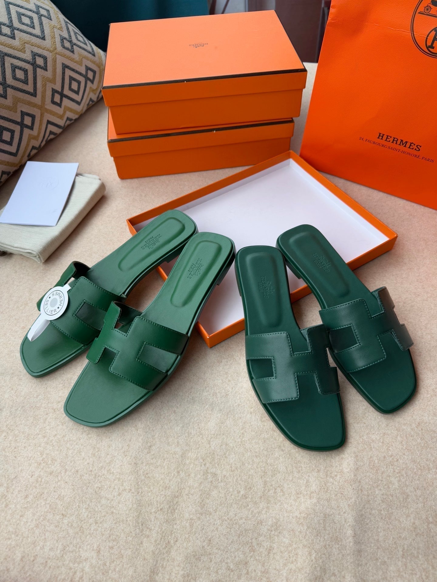 HERMES 0RAN SANDALS IN FOREST GREEN CALFSKIN