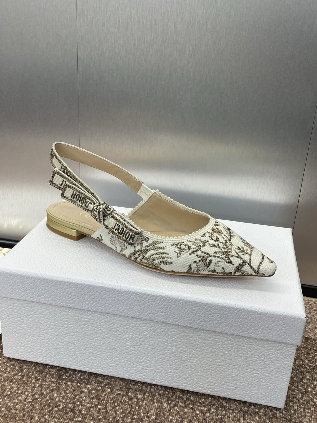 DIOR J'A SLINGBACK PUMP WHITE AND GOLD-TONE MILLEFIORI JACQUARD